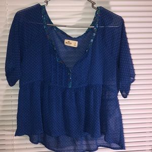 blue short sleeve Hollister t-shirt